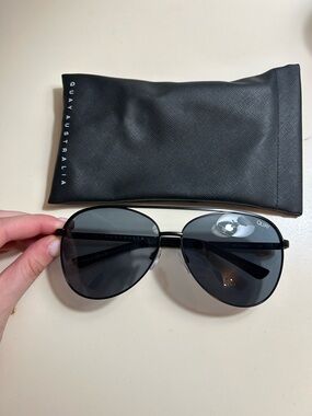 Quay Australia Black Metal Aviator Sunglasses with Dark Lenses